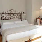 Отель Clitunno