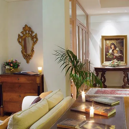 מלון Clitunno 4*