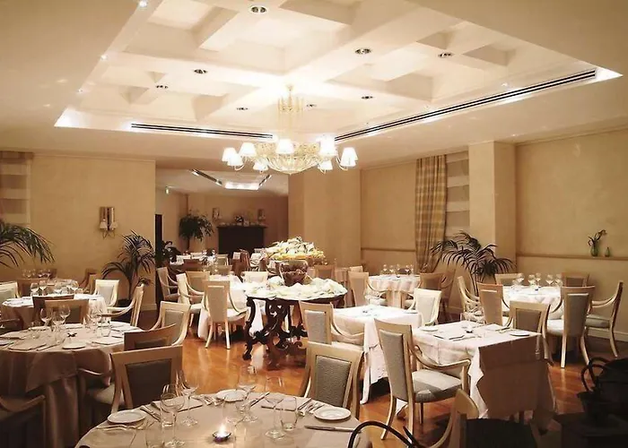 Отель Clitunno 4*